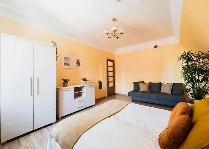 Market Square - Street Rynek 24 -2 *